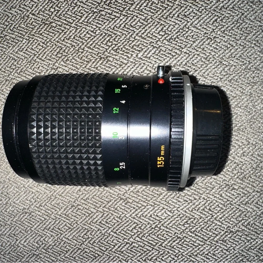Vintage Minolta MC Tele Rokkor-QD 135mm f/3.5 lens, a vintage Minolta